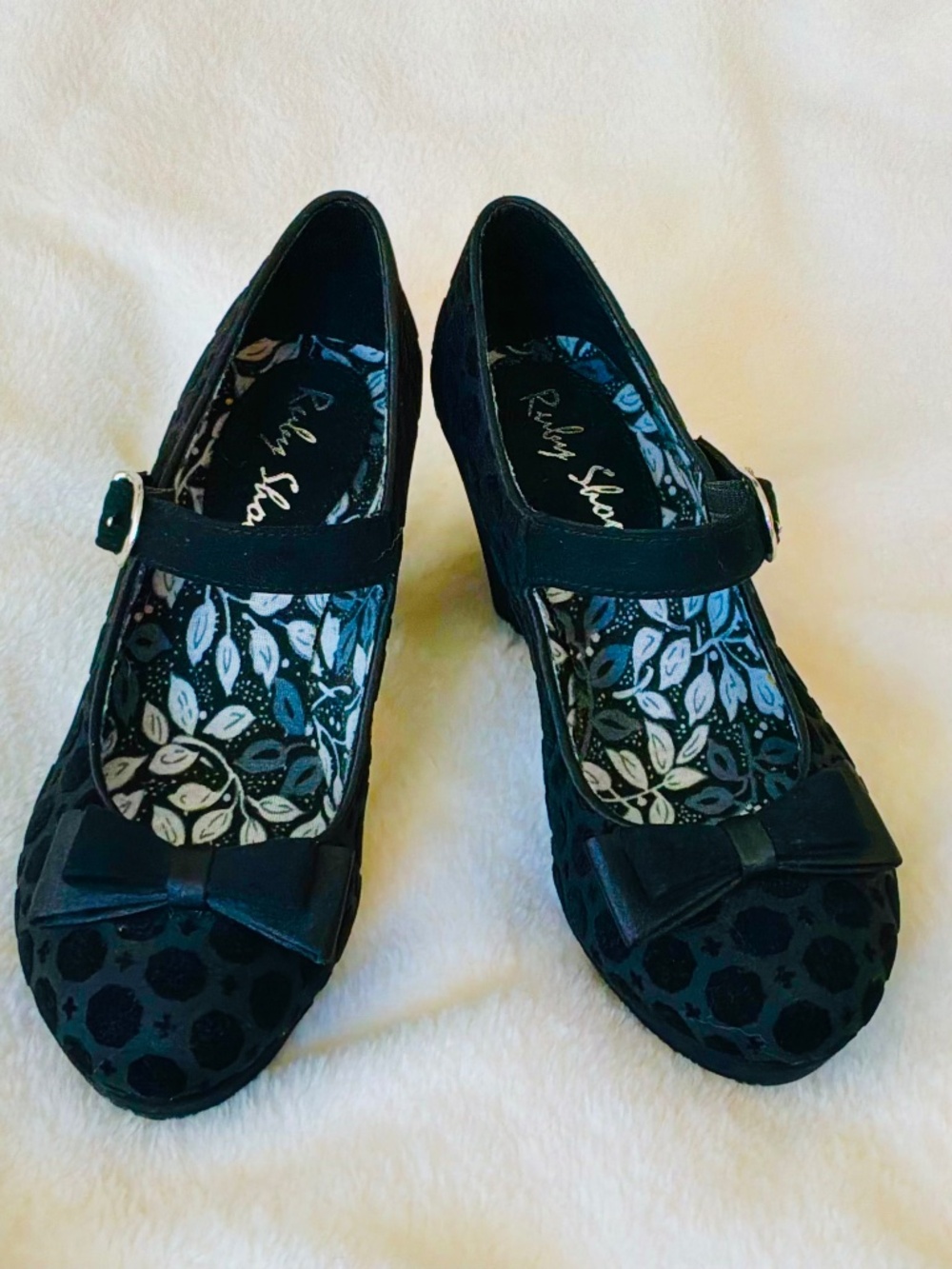 NWOT Ruby Shoo Black Velvet Pattern Block Heel Mary Jane’s - Size 5